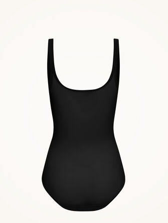 Tulle Forming Body